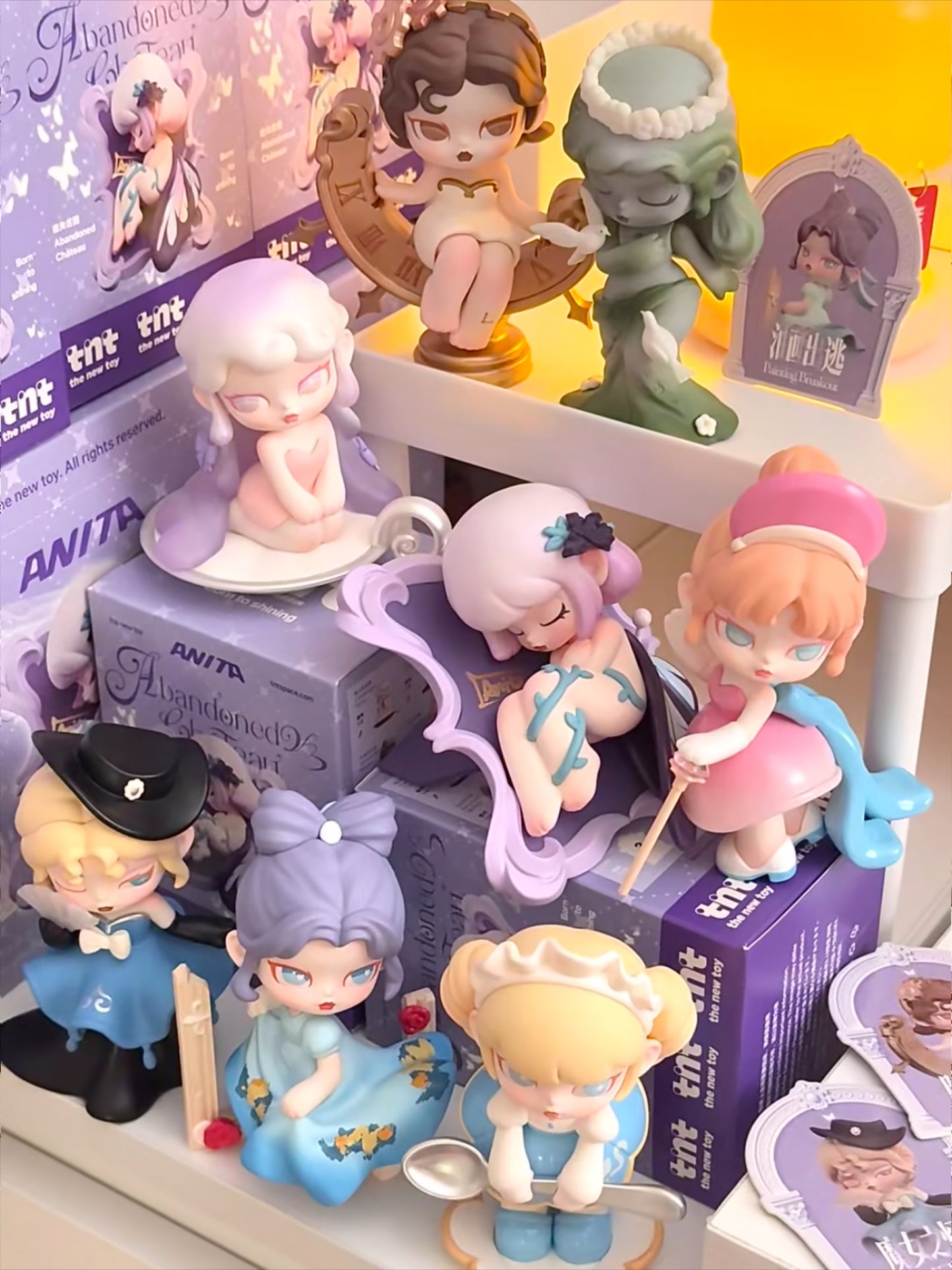 ANITA Abandoned Chateau Series Figures