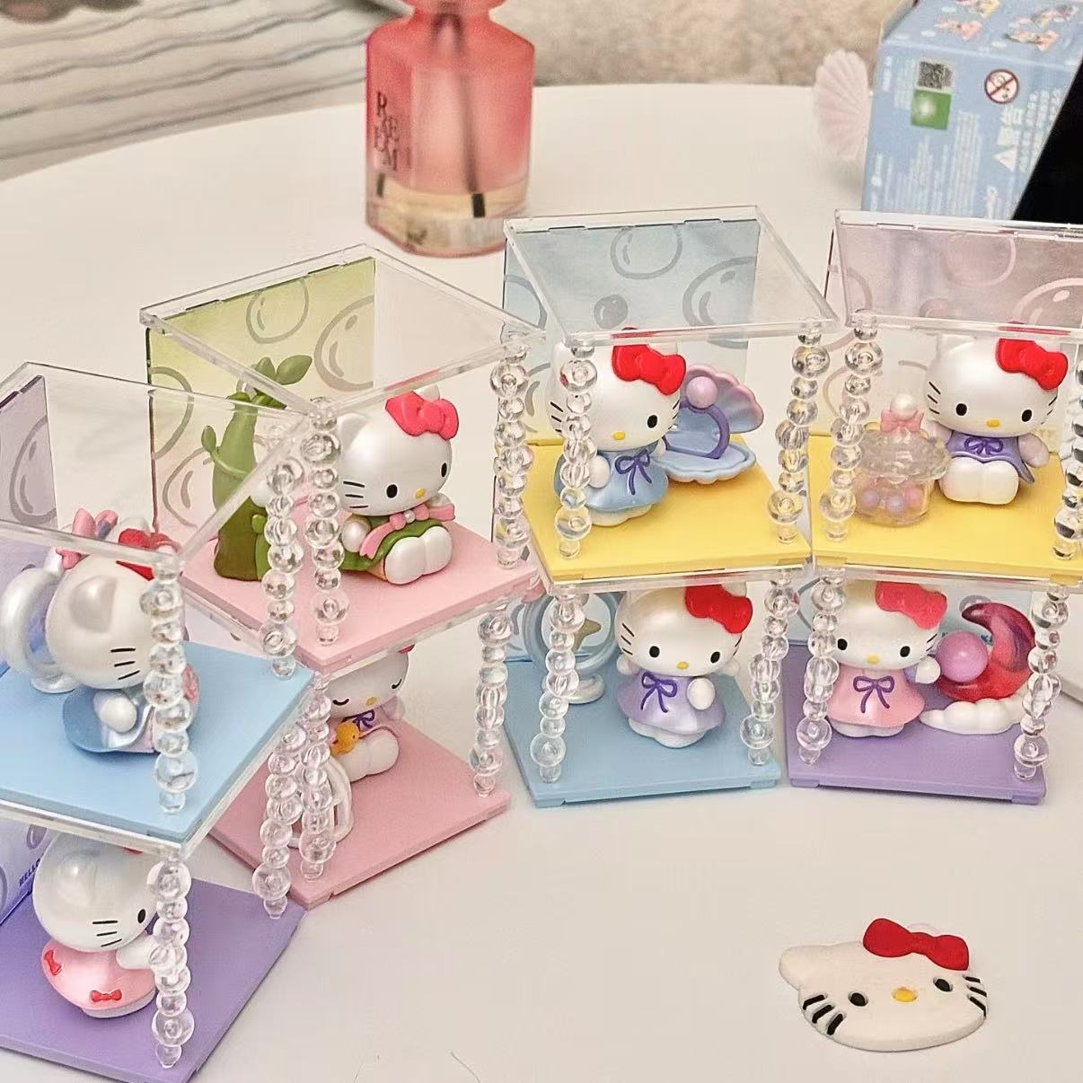 【Xmas-Promo】Hello Kitty Pearl Dream Shadow Series Mini Blind Box