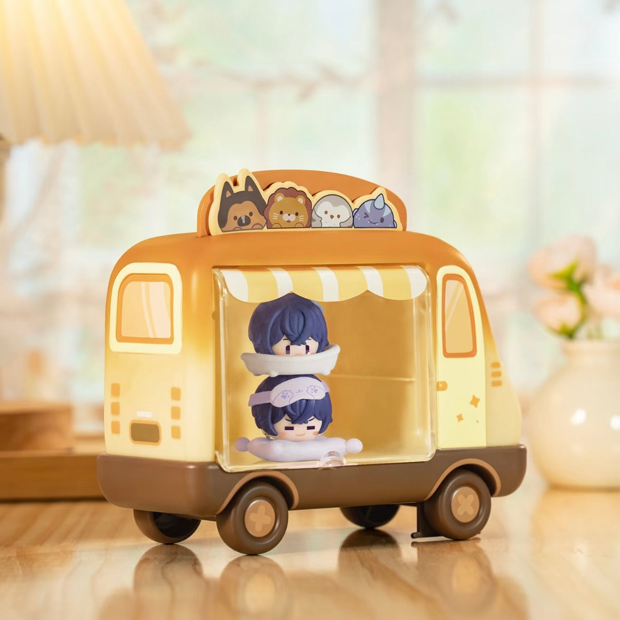 Small Dining Car Display Case