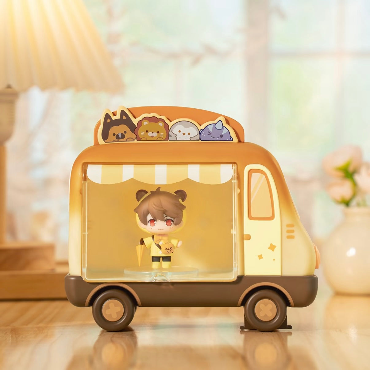 Small Dining Car Display Case